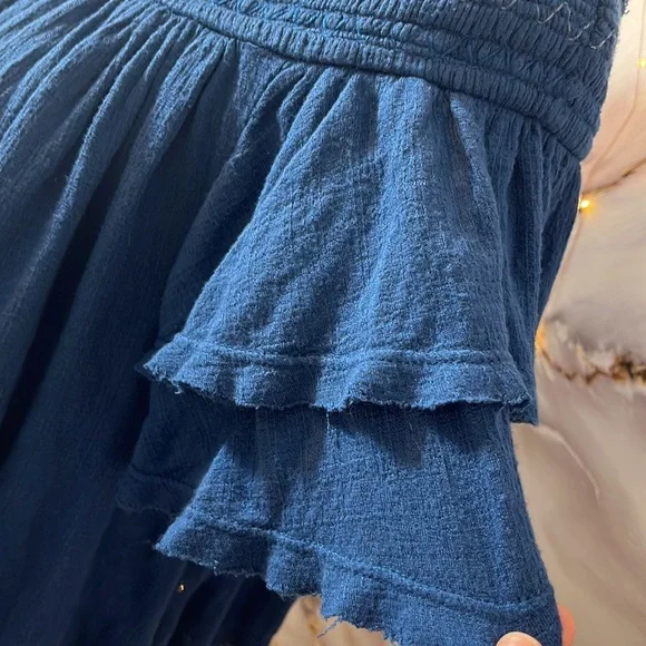 Free People Off the Shoulder Crop Frayed Edges  and Back Cut out Blue Size M - Picture 3 of 10